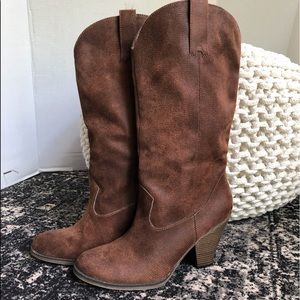Mia “Brad” Cowboy Boots Size 10